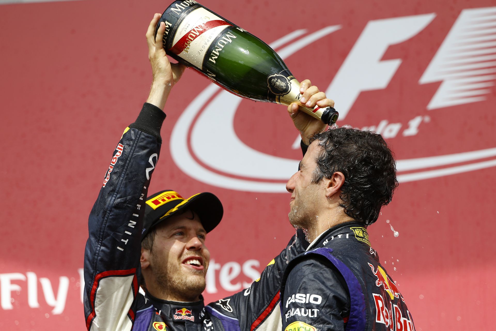 Vettel és Ricciardo 2018-ig hosszabbít a Red Bullal?