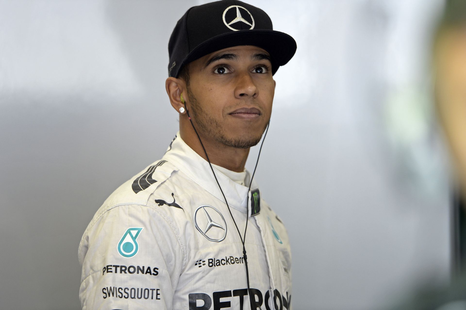 Hamilton 5. lehetett volna az időmérőn, de törölték a körét