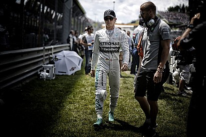 Rosberg meg akarja tartani a titkait: a Mercedes annyira nem örül ennek