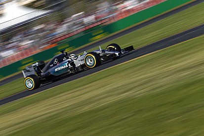 Videón Hamilton pole-köre Ausztráliából: Ez egy űrhajó!