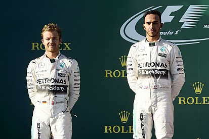 Hamilton: Tisztességtelen lenne, ha most új szabályokkal megállítanák a Mercedest