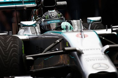 Mercedes: Rosberg semmit sem tett szándékosan! Hülyeség