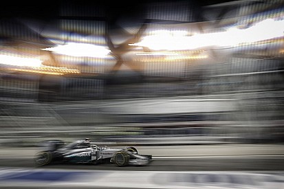 A Pirelli kiállt a tűzvonalból - Rosberg és Hamilton párharca viszi előre a Mercedest