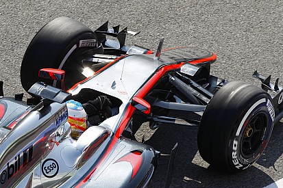Videós szimuláción Alonso balesete: Így csapódhatott neki a falnak a McLarennel