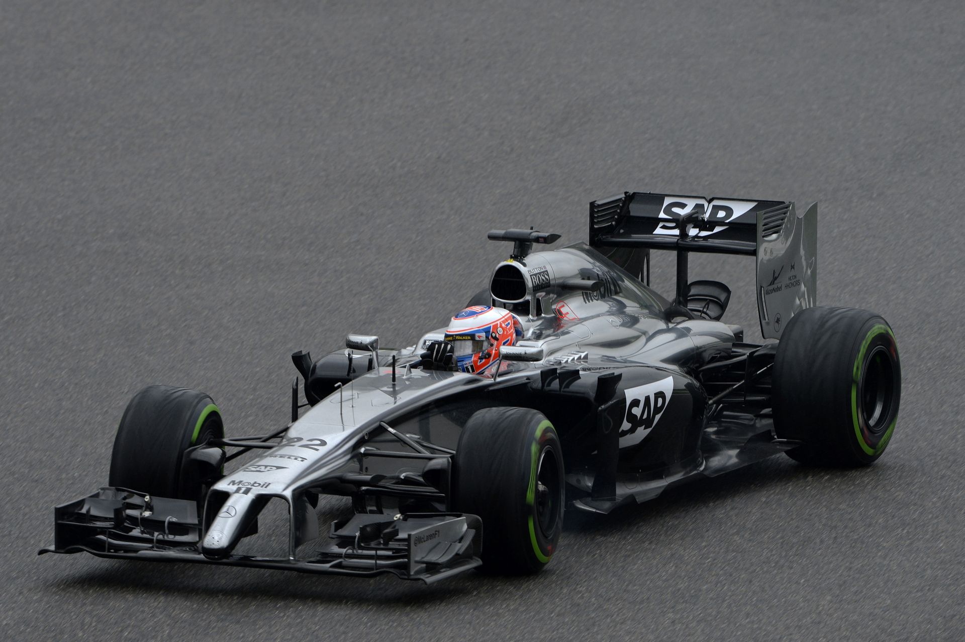 Egy kínai óriásvállalat állhat be a McLaren mögé: Érkezik a Huawei?