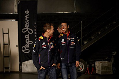 Ricciardo: Sokan várják, hogy összebunyózzak Vettellel