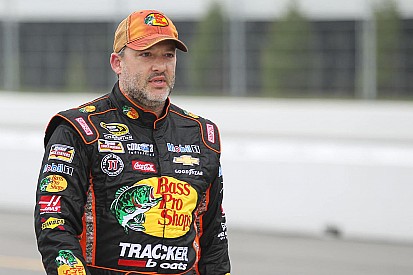 Stewart lidera a Chevrolet en la calificación