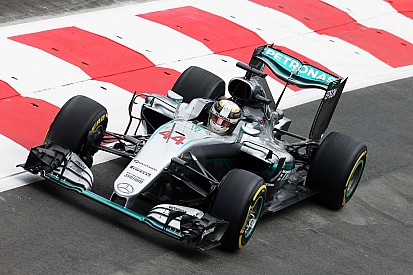 Formel 1 in Baku: Lewis Hamilton auch im dritten Training Schnellster