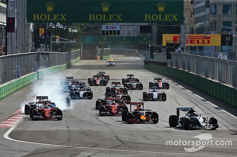 2017年のバクーF1はナイトレースか? バーニーが言及