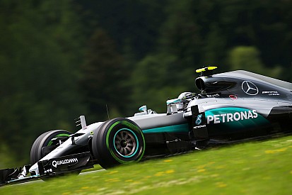 Rosberg, nuevamente al frente en la segunda sesión