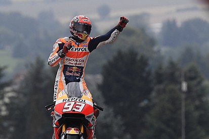 Meesterzet naar slicks brengt Marquez zevende Duitse zege