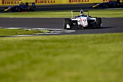 GP3 у Хунгароринзі: Перрі виграв вільну практику