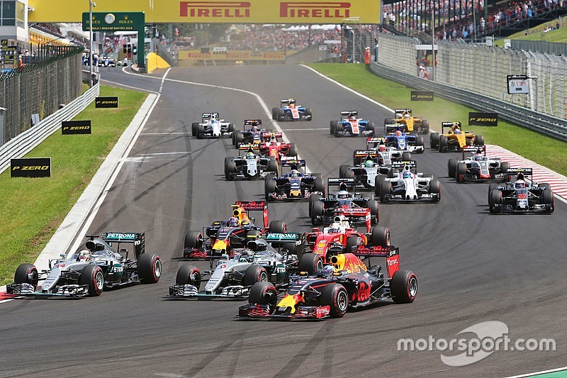 Ricciardo kan weer lachen: