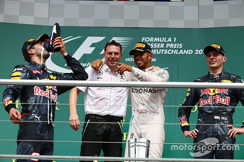 Tussenstand: Hamilton grote winnaar, Verstappen nadert Ferrari-duo