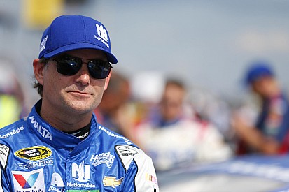 Jeff Gordon vive segundos de terror sin cinturón de seguridad