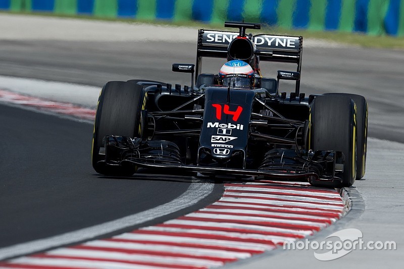 McLaren seguirá evolucionando el coche de 2016