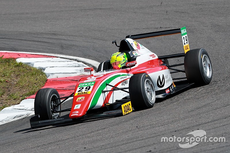 Mick Schumacher regola Mawson e domina Gara 1 al Nurburgring