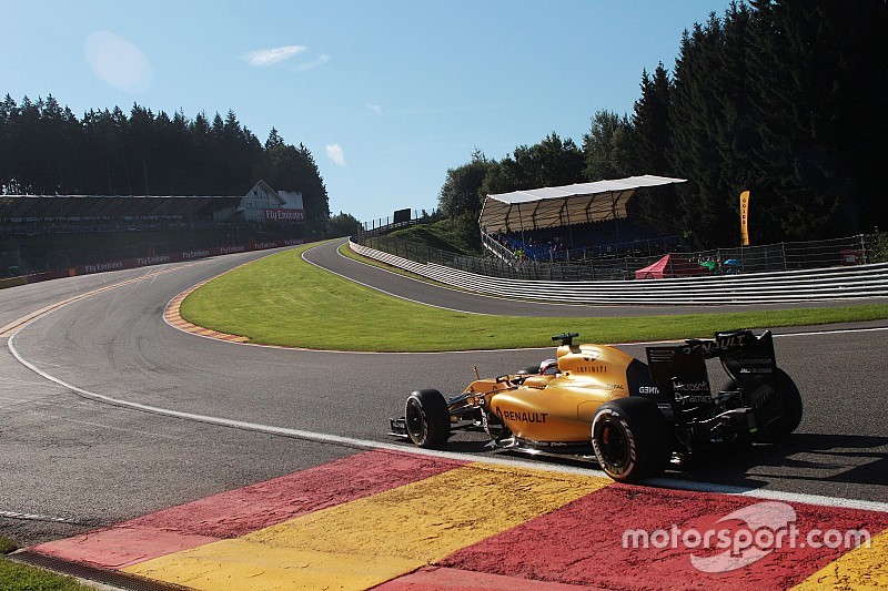 Un fuerte choque de Magnussen detuvo el GP de Bélgica