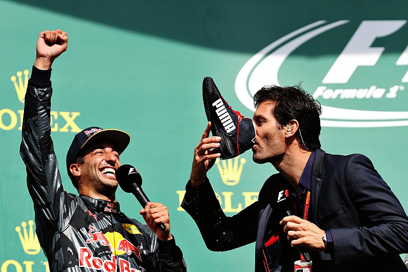 Webber admite que no fue agradable beber de la bota de Ricciardo
