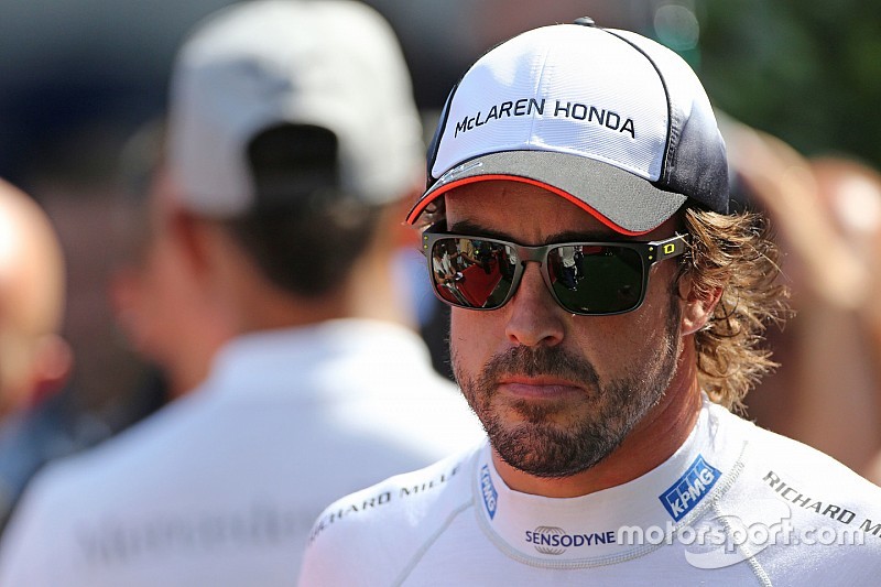 Lewis Hamilton: Karriereende von Alonso wäre