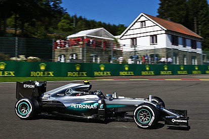 Dilemma voor Mercedes: krijgt Rosberg een betere motor dan Hamilton?