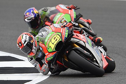 Alvaro Bautista regala all'Aprilia un bel decimo posto a Silverstone