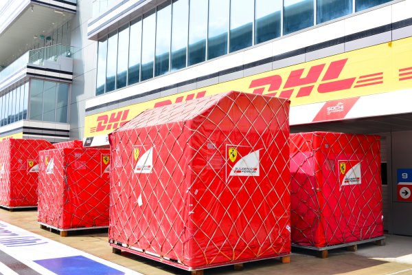 Alakul az Orosz Nagydíj: a Ferrari cuccai is befutottak