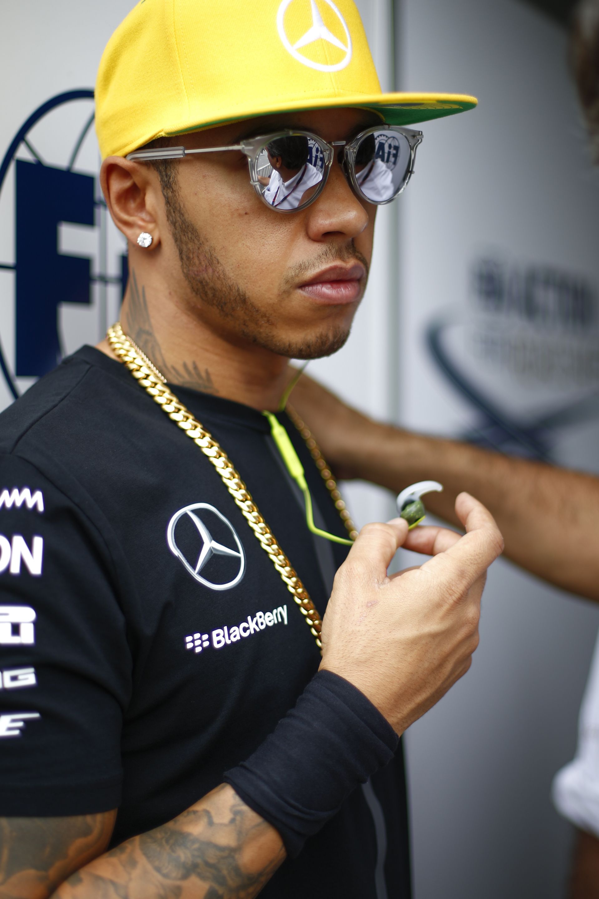 Csajok, figyelem: zuhanyzás közben Hamilton