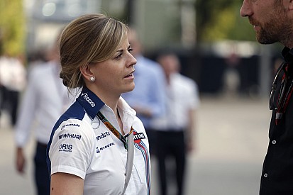 Susie Wolff mercedeses fotózáson járt: nagyon dögös!