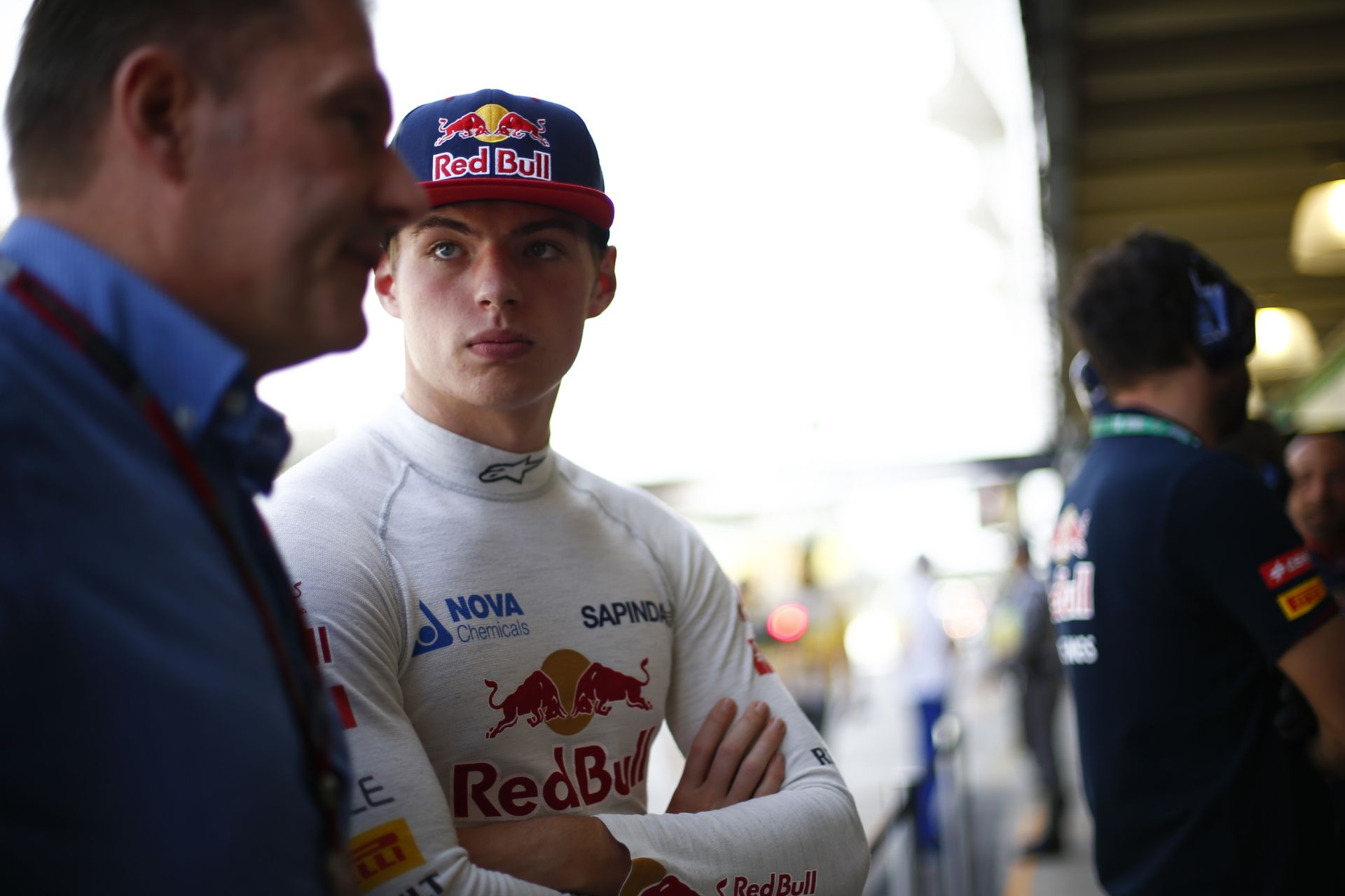 Max Verstappen hivatalos képeken a Red Bull szerelésében!