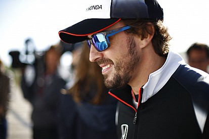 Alonso már a mikrofonját is levette a sajtótájékoztatón... nem számított több kérdésre!