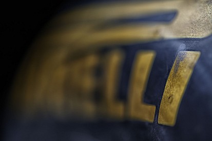 Bekészítve a Pirelli abroncsai Bakuban: komoly látvány