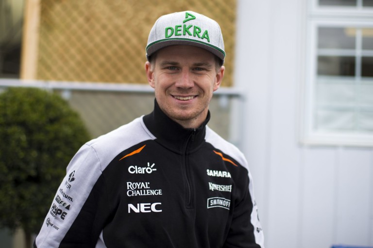 Hülkenberg friss „ananász” séróval készült Bakura