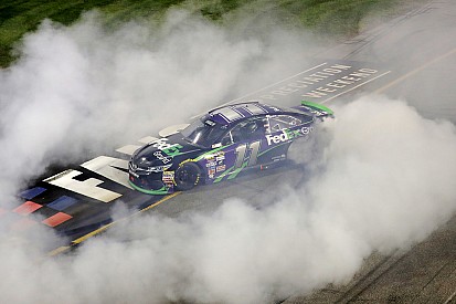 Denny Hamlin remporte une course mouvementée à Richmond