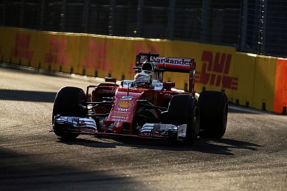 Vettel ziet kansen voor Red Bull en Ferrari in Singapore