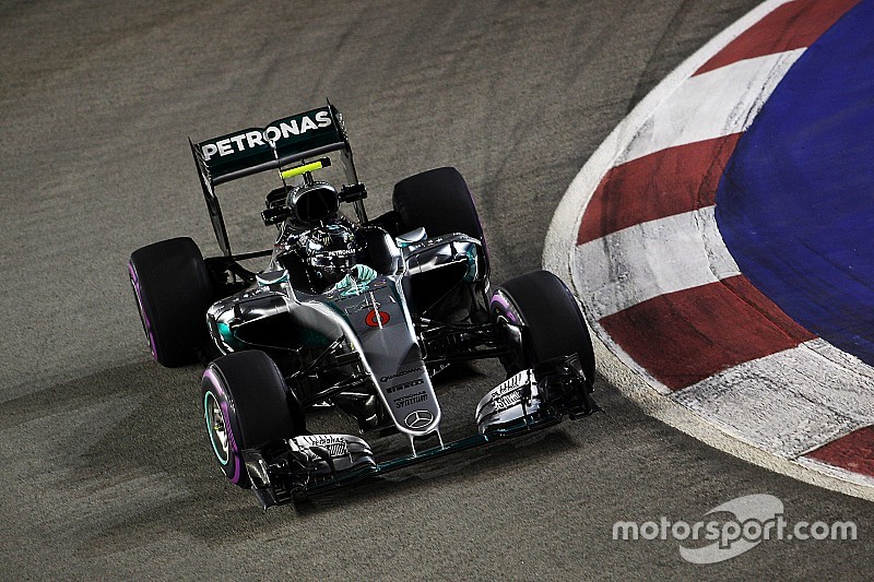 F1シンガポールGPフリー走行3回目タイム結果:ロズベルグが首位もフェルスタッペン大接近