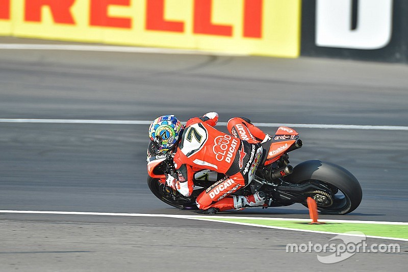 WSBK Lausitzring: Davies vermorzelt concurrentie, Van der Mark klimt naar zes