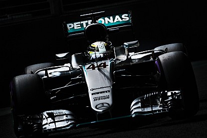 Hamilton: Verfolgerrolle im Formel-1-Titelkampf gegen Rosberg ist "aufregend"