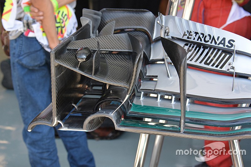 Технічний брифінг: переднє крило Mercedes W07
