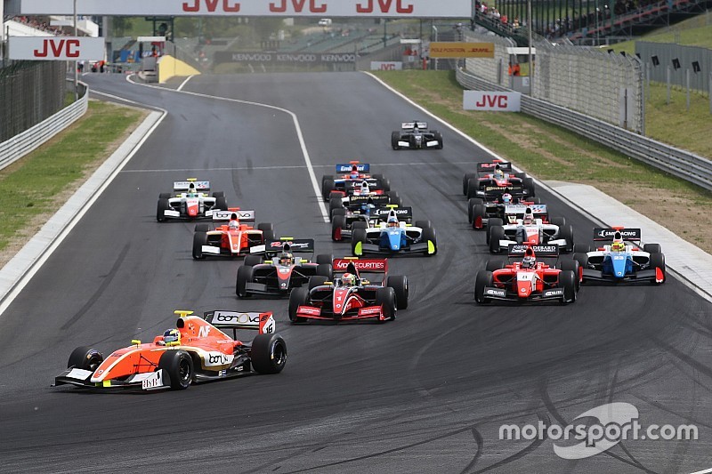 Geen Fuji maar Austin op de F3.5-kalender voor 2017