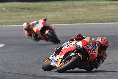 MotoGP: Marquez "megvédte" Rossit!