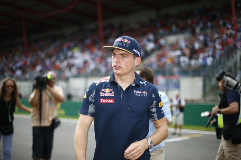 Verstappen: „Ezek után sem fogok változtatni a vezetési stílusomon”