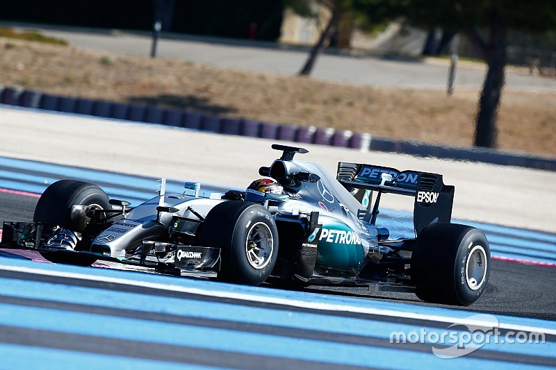 Hamilton en Rosberg testen volgende week de 2017-banden van Pirelli