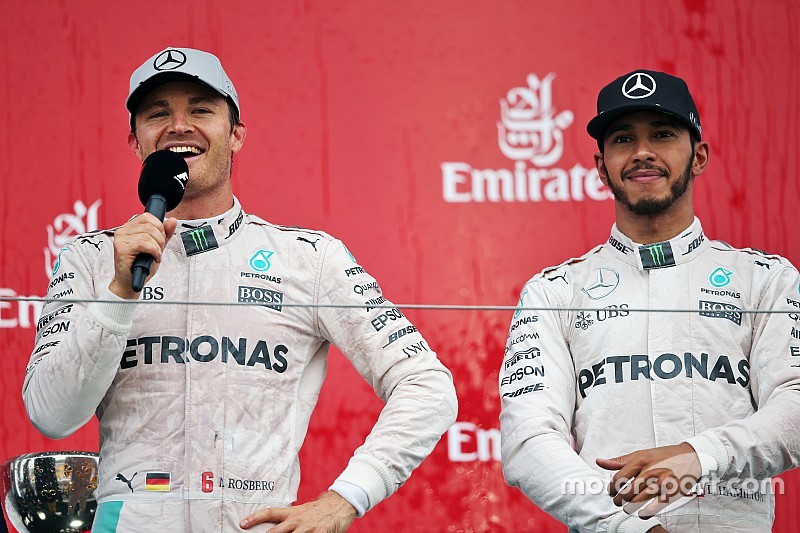 Sería una tontería descartar a Hamilton por el título, dice Horner