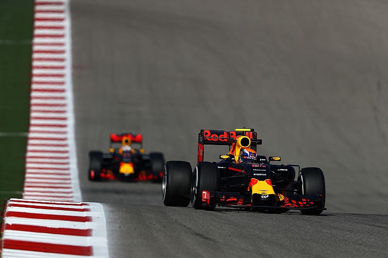 Пилоты Red Bull сами предпочли разные шинные тактики
