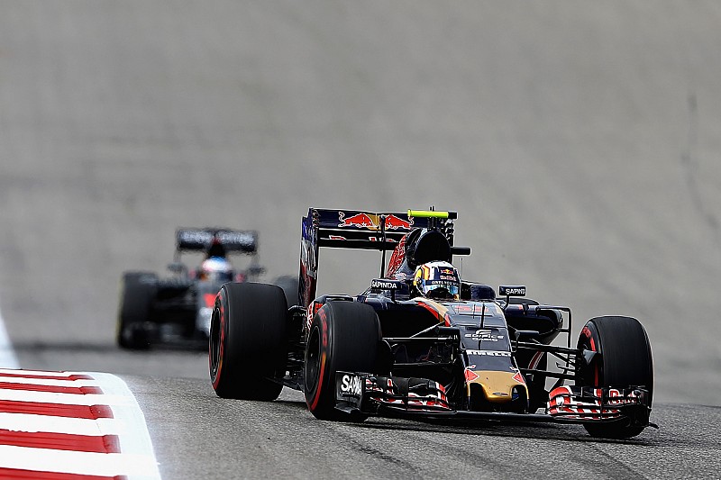 Sainz geniet van duel met Alonso:
