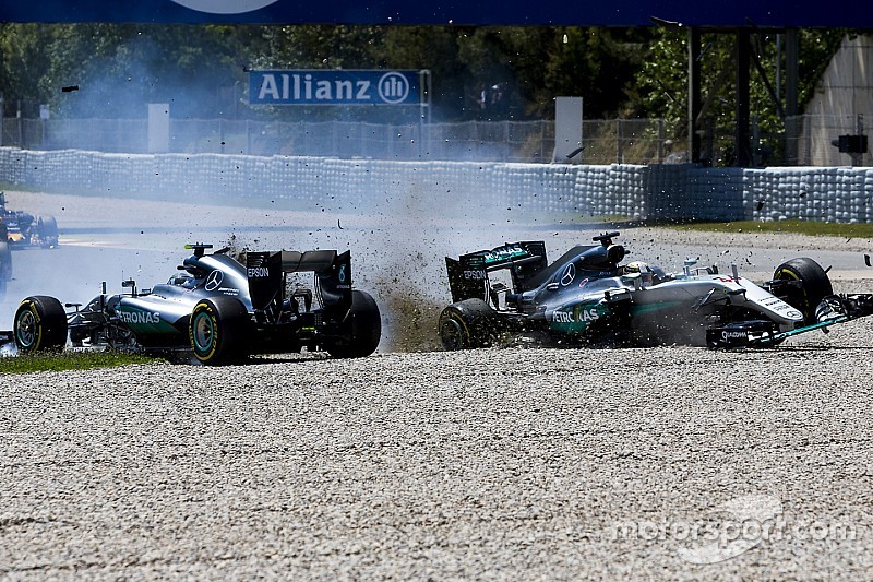 In Bildern: Der Mercedes-Crash Hamilton vs. Rosberg in Barcelona
