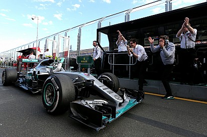 Mercedes supera su propio récord de victorias en una misma temporada