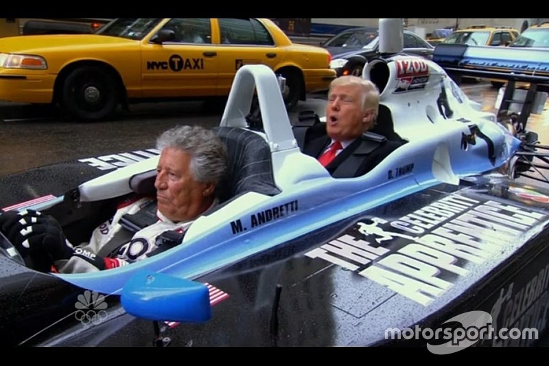 Vídeo: Cuando Mario Andretti llevó a Donald Trump en un biplaza