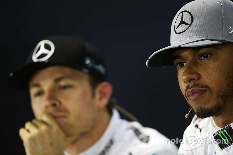 Rosberg y Hamilton no esperan favores de sus rivales